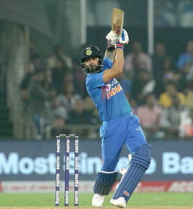 Virat Kohli lofted cover drive